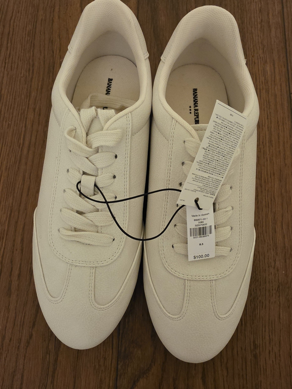 Banana Republic Women’s Off-White Canvas Low-Top Sneakers